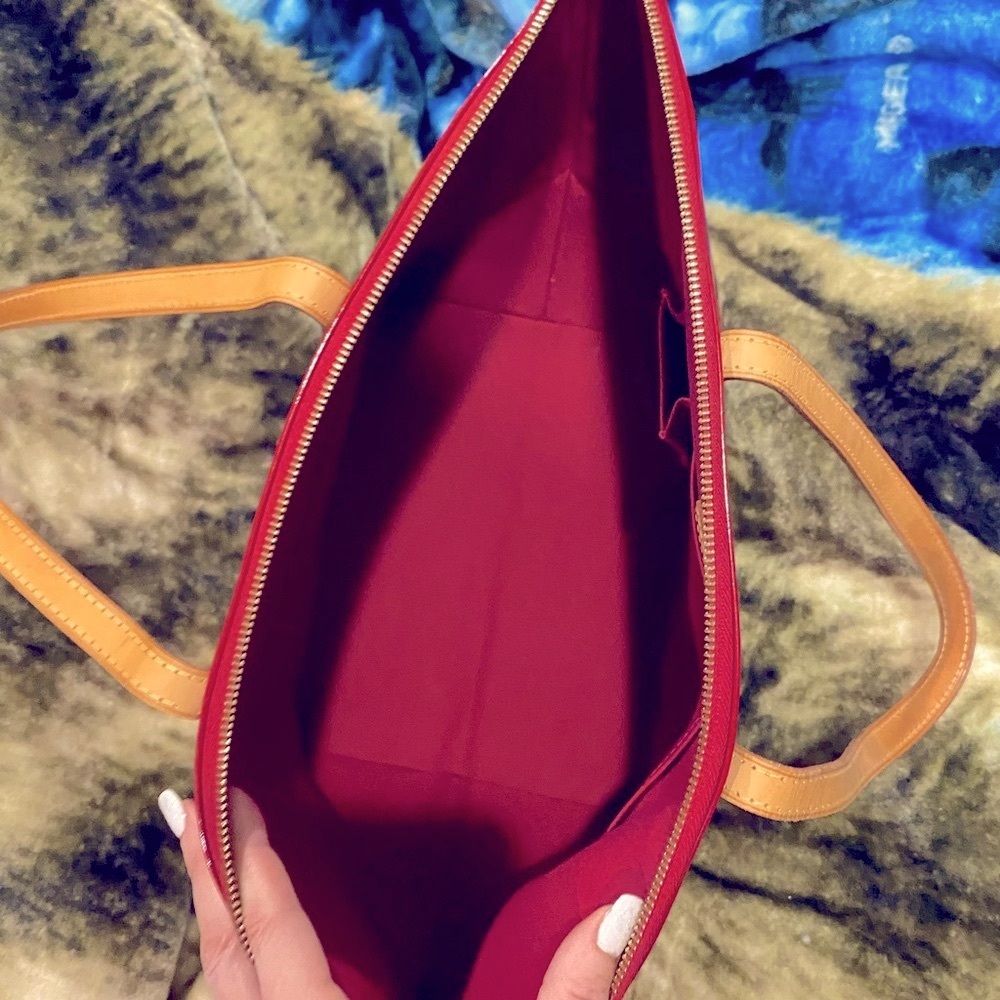 Louis Vuitton Monogram Vernis Brentwood Cherry Red Tote Great Preloved ✨ - Picture 4 of 8
